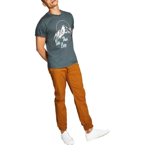 And Now This Men's Oversized-Fit Ski Park City Graphic T-Shirt Green Medium NWT - Picture 3 of 3